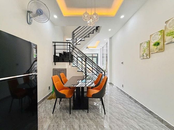 Nhà hẻm xe hơi ,sau lưng căn mặt tiền ,1 trệt,1 lầu ,P12, Gò Vấp