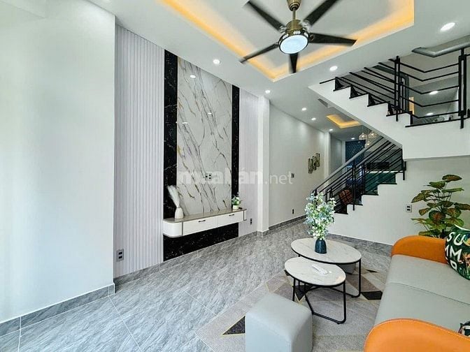 Nhà hẻm xe hơi ,sau lưng căn mặt tiền ,1 trệt,1 lầu ,P12, Gò Vấp