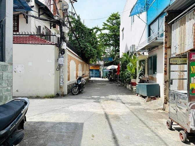 Nhà hẻm xe hơi ,sau lưng căn mặt tiền ,1 trệt,1 lầu ,P12, Gò Vấp