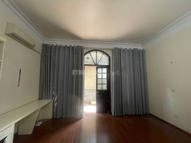 Bán nhà phố Lê Trọng Tấn, DT: 48M x 4T. MT:5M ngõ Ô tô