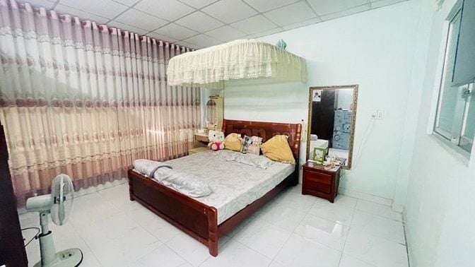 Nhà đường Nguyễn Văn Quá, qua Gò Vấp, Tân Bình 5 phút, 70m2, giá 3,9ti