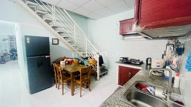 Nhà đường Nguyễn Văn Quá, qua Gò Vấp, Tân Bình 5 phút, 70m2, giá 3,9ti