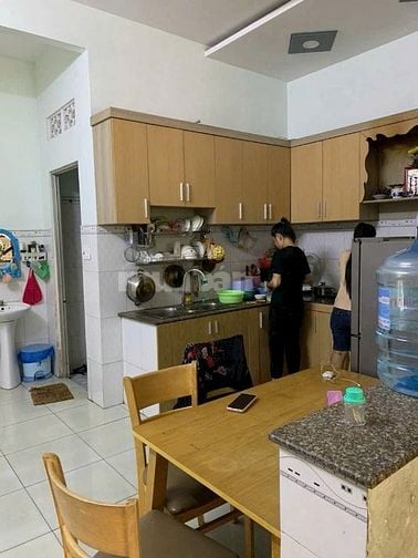 Chính chủ gửi bán gấp nhà 5*12 trệt lầu 2phong 2tolet hẻm 5m giá 1ty86