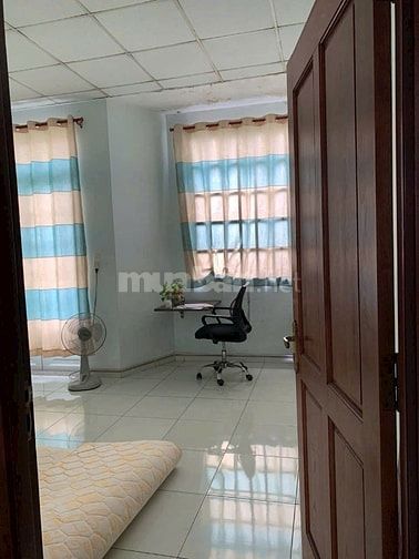 Chính chủ gửi bán gấp nhà 5*12 trệt lầu 2phong 2tolet hẻm 5m giá 1ty86