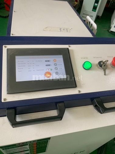 Máy cắt laser cầm tay ( làm lạnh bằng nước )