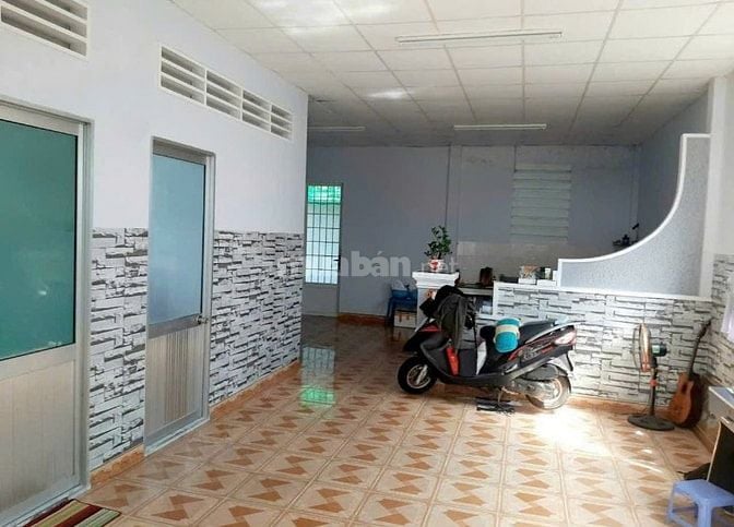 Bán căn nhà rộng ngay Trường THPT Tân Thông Hội Củ Chi dt 213m2, 714tr