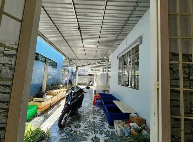 Bán căn nhà rộng ngay Trường THPT Tân Thông Hội Củ Chi dt 213m2, 714tr