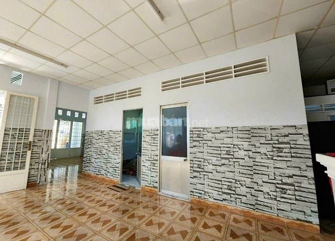 Bán căn nhà rộng ngay Trường THPT Tân Thông Hội Củ Chi dt 213m2, 714tr