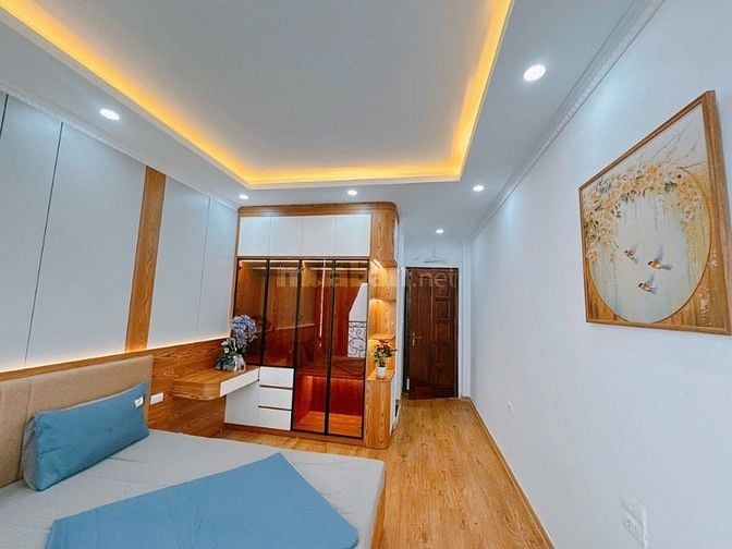 VỀ Ở NGAY! Nhà 5 tầng MỚI TINH, ô tô đậu cửa, nội thất xịn sò – Ngõ 68