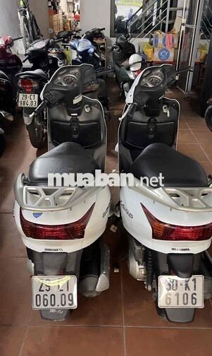 Sẵn 2 chiếc xe tay ga , Lead trắng 2011 và 2010 !!