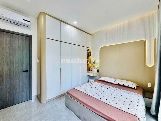 Nhà hẻm 1 xẹt đường Lạc Long Quân P8 Q. Tân Bình giá 2tỷ990tr DT 44m2