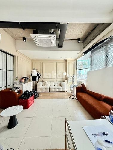 TOÀ VĂN PHÒNG " HUỲNH VĂN BÁNH" 103m2 ( 7x15m ) 5 TẦNG THUÊ 75TRIỆU