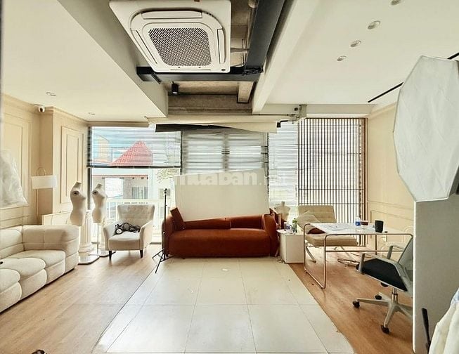 TOÀ VĂN PHÒNG " HUỲNH VĂN BÁNH" 103m2 ( 7x15m ) 5 TẦNG THUÊ 75TRIỆU
