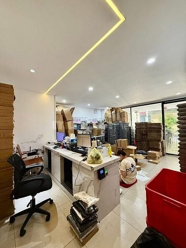 TOÀ VĂN PHÒNG " HUỲNH VĂN BÁNH" 103m2 ( 7x15m ) 5 TẦNG THUÊ 75TRIỆU