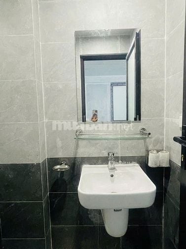 Cho thuê phòng full đồ phố Đào Tấn, gần công viên Thủ Lệ, Ba Đình 