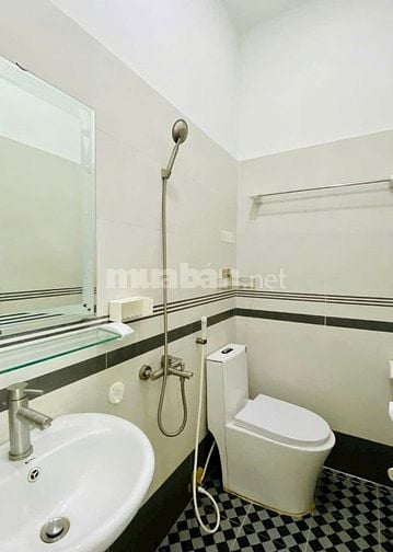 HẺM 8m XE HƠI TRÁNH GẦN ĐẠI HỌC MỚI