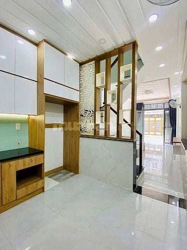 HẺM 8m XE HƠI TRÁNH GẦN ĐẠI HỌC MỚI