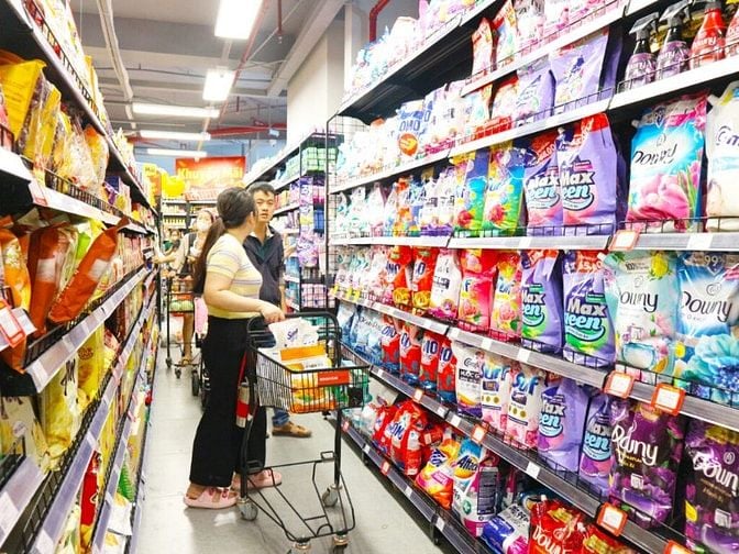 CẦN NHẬN NAM/NỮ : ĐÓNG GÓI VÀ DÁN TEM ( TUỔI 20- 55 )