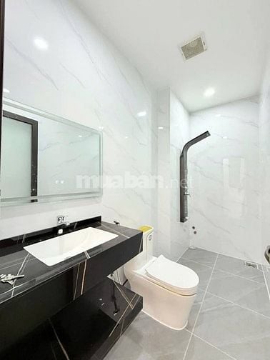 Bán nhà ngay chợ Đệm Đ.Nguyễn Hữu Trí, Bình Chánh.DT 56m2/Giá 1.950 tỷ