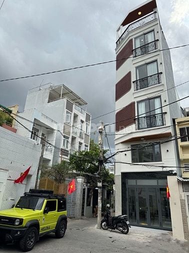 4lầu, thang máy,thiết bị ccấp, ôtô đổ trong nhà khu VIP Hoàng Hoa Thám