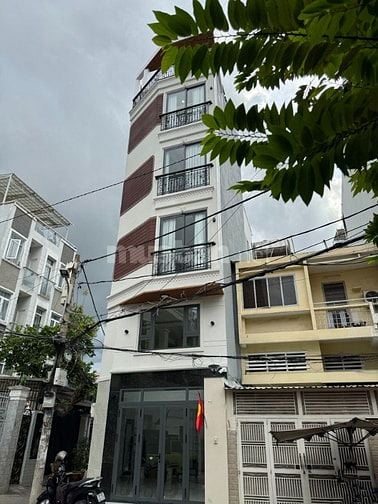 4lầu, thang máy,thiết bị ccấp, ôtô đổ trong nhà khu VIP Hoàng Hoa Thám