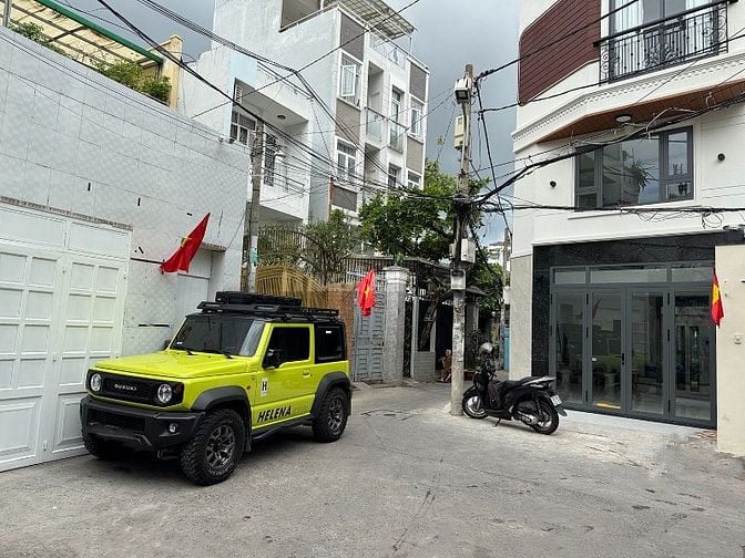 4lầu, thang máy,thiết bị ccấp, ôtô đổ trong nhà khu VIP Hoàng Hoa Thám