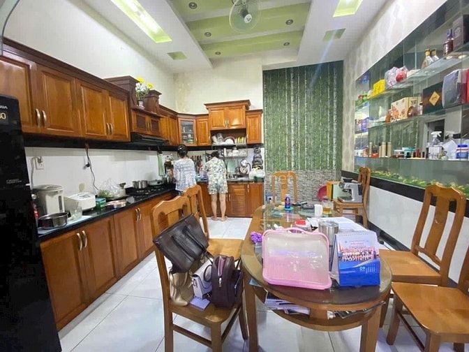 3tỷ850triệu Nhà 3 lầu 70m2 Bạch Đằng, P2, Tân Bình cách sân bay 400m