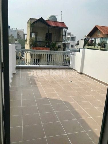 Bán nhà riêng 33m², 4PN, Lê Văn Sỹ, P1 Tân Bình – hẻm xe hơi