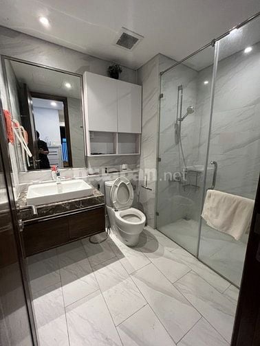 Chính chủ: Cho thuê căn hộ 2PN tầng cao view sông Hồng