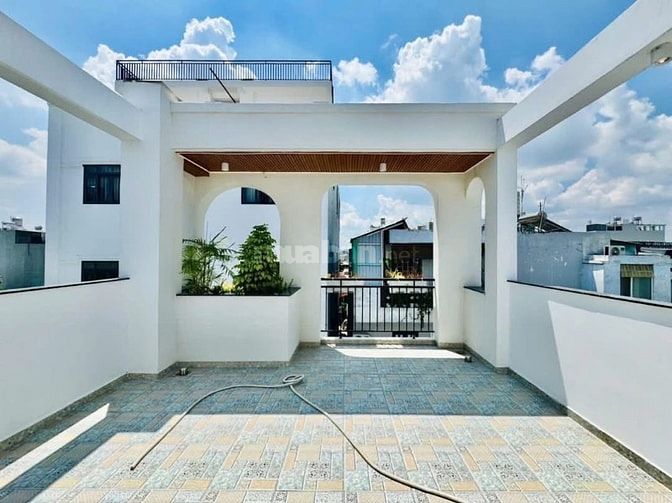 Đi nước ngoài định cư bán gấp nhà ở đường Phùng Hưng, phường 14, quận 