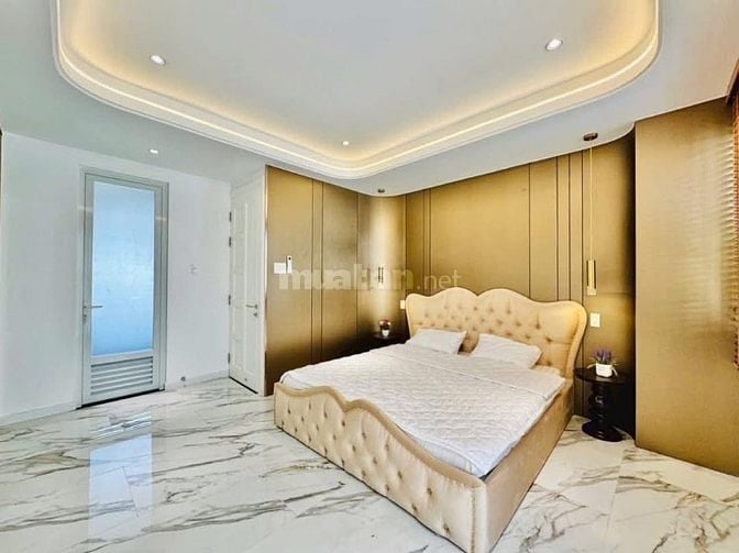 Đi nước ngoài định cư bán gấp nhà ở đường Phùng Hưng, phường 14, quận 