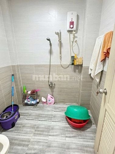 Bán nhà ngay Emart Phan Văn Trị, Bình Thạnh giá 2Tỷ990 - DT: 72m2