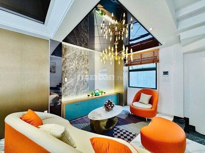 Đi nước ngoài định cư bán gấp nhà ở đường Phùng Hưng, phường 14, quận 