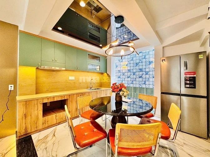 Đi nước ngoài định cư bán gấp nhà ở đường Phùng Hưng, phường 14, quận 