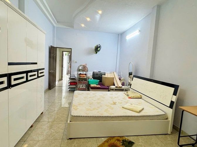 Bán nhà ngay Emart Phan Văn Trị, Bình Thạnh giá 2Tỷ990 - DT: 72m2