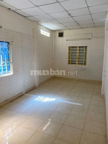 Cho thuê nhà nguyên căn ngay trung tâm quận 5