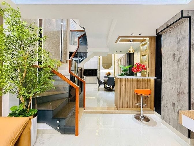 CHÍNH CHỦ BÁN RẤT GẤP NHÀ GÒ VẤP MỚI XÂY ĐÚC 3LẦU HẺM XE HƠI 