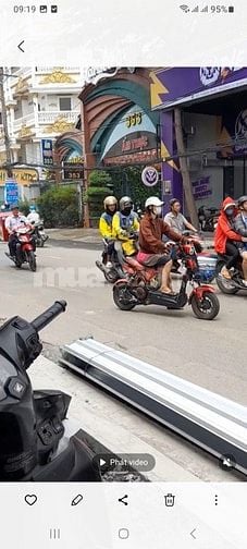 Nhà mặt tiền nguyên căn tiện kinh doanh , showroom mọi ngành nghề 