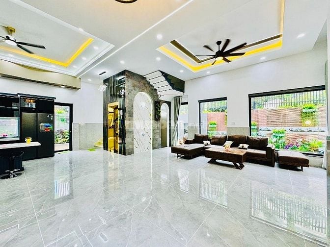 Bán nhà Biệt thực đẹp HỒ BƠI, THANG MÁY (15x20) 20/34 Đường 8 Gò Vấp
