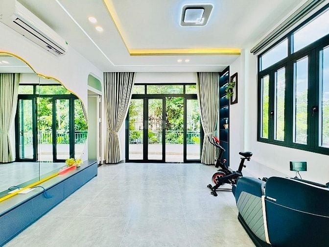 Bán nhà Biệt thực đẹp HỒ BƠI, THANG MÁY (15x20) 20/34 Đường 8 Gò Vấp