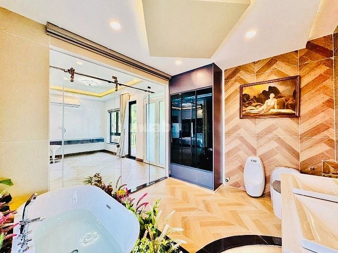 Bán nhà Biệt thực đẹp HỒ BƠI, THANG MÁY (15x20) 20/34 Đường 8 Gò Vấp