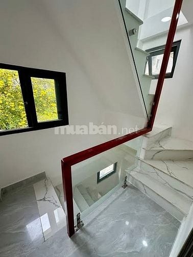  4,68tỷ xây full ko lộ giới cách mt 20m 5x6 3 tầng SHR hoàn công đủ