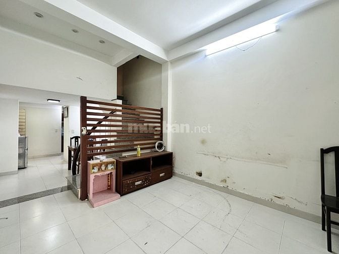 DUY NHẤT 1 CĂN. HXH 7 CHỖ. NGUYỄN GIA TRÍ. 41M2 - 3 TẦNG - 6.x TỶ