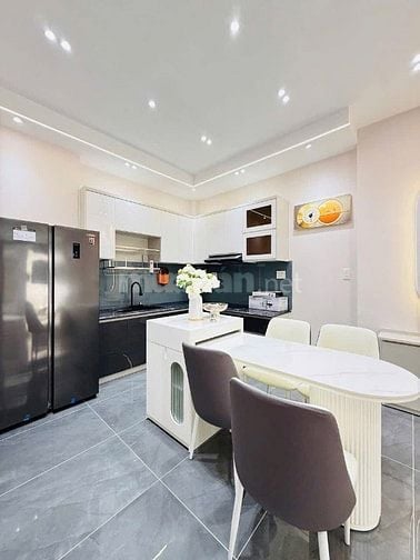 Đi nước ngoài định cư bán gấp nhà ở đường Đỗ Xuân Hợp, phường Phước Lo