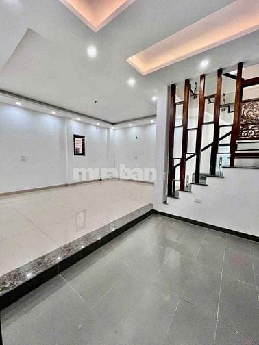 SIÊU HIẾM NHÀ ĐẦU PHỐ NVC - BỒ ĐỀ - MẶT TIỀN 6.7M - Ô TÔ 10M - 10.3 TỶ