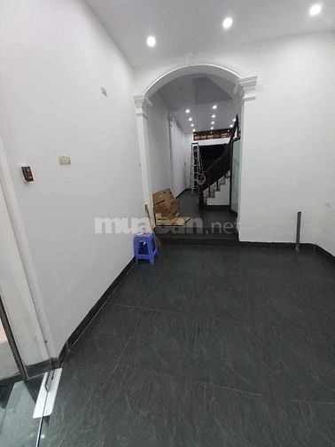 Cho thuê cửa hàng tại 9 Nguyễn Văn Viên, Hai Bà Trưng, 45m2 5,95 triệu