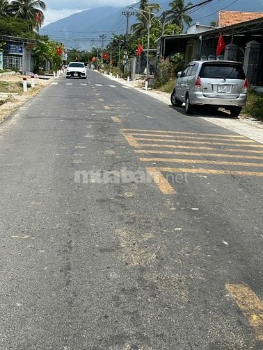 Thửa đất diện tích 875,6 m2 tại Thôn Xuân Ninh, Xã Xuân Sơn, Huyện Vạn