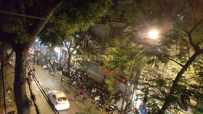 Cho thuê cửa hàng mặt phố hoặc thuê cả căn hộ 3 tầng