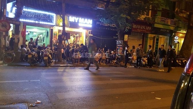 Cho thuê cửa hàng mặt phố hoặc thuê cả căn hộ 3 tầng
