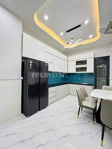 Bán nhà Thái Phiên Q11, 65m², nhà mới đẹp, sổ riêng, giá 2.2 tỷ